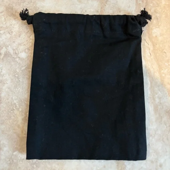 Chanel drawstring jewelry pouch - Picture 2 of 2